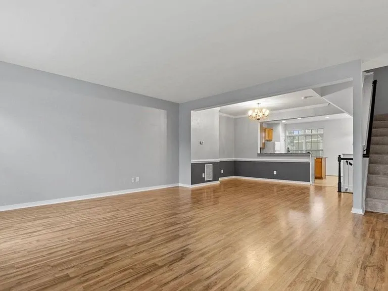205 Monroe Point Dr — Photo 6