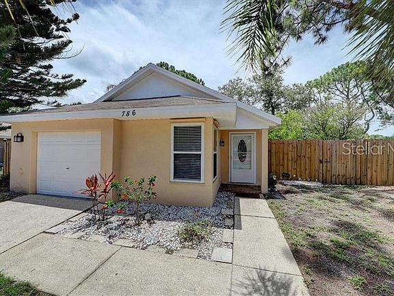 2nd image of 786 Arthurs Ct