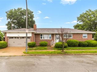 7153 Whaley Pl, Saint Louis, MO 63116