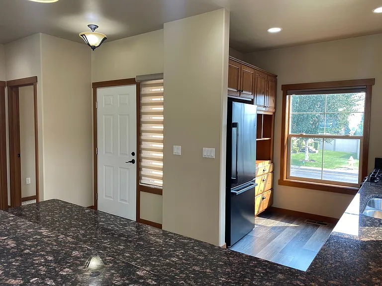 566 Village Dr — Photo 11