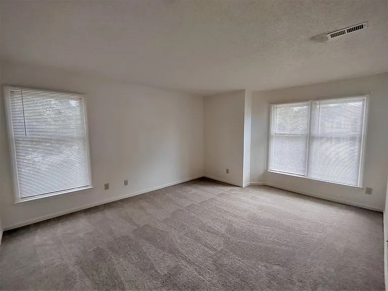 7366 Rose Terrace Ct — Photo 13