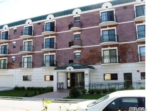 2 bed, 2.0 bath, 1200 sqft, $4,700 — Photo 1