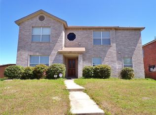 300 Wedgewood Ln, Cedar Hill, TX 75104