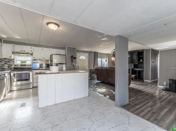 4124 N 127th Plz #40, Omaha, NE 68164