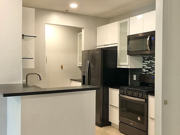 5th image of 1801 E Katella Ave APT 4046