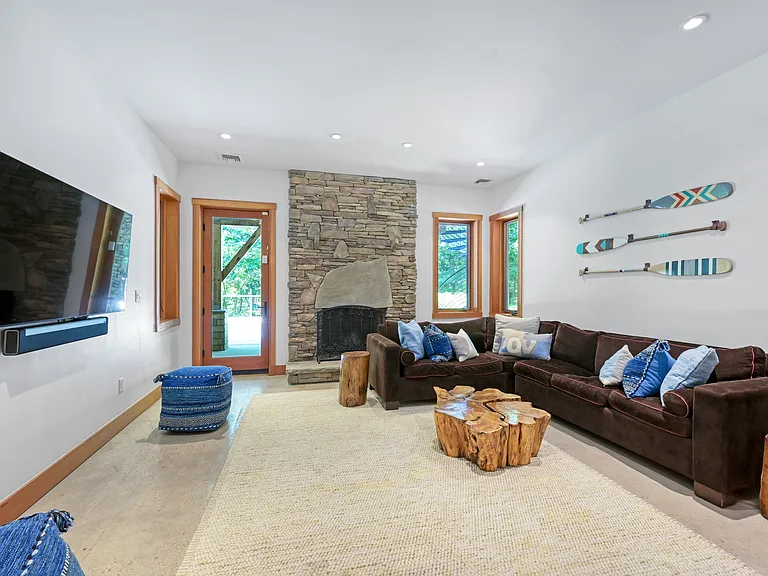 17 Millicent Dr — Photo 8