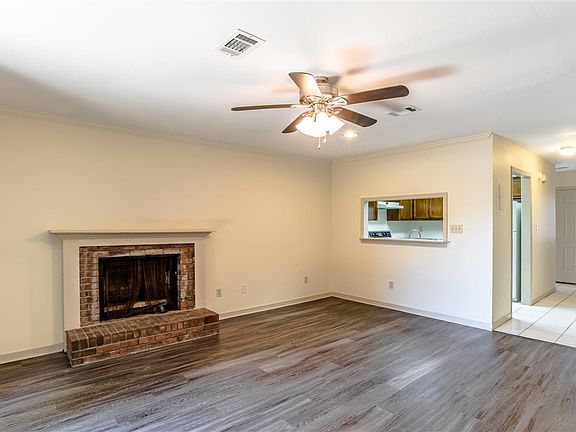 5th image of 3041 Belle Meade Dr APT D
