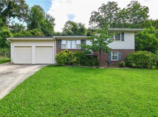 1610 W Meadowview Rd, Greensboro, NC 27403