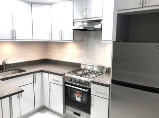 31-64 32nd St #1F, Astoria, NY 11106