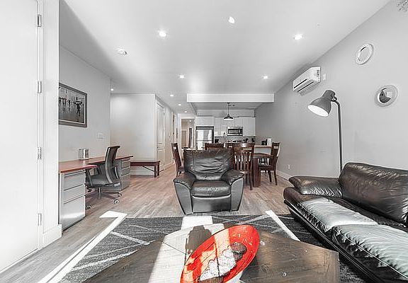 5th image of 2099 Pacific St #1R