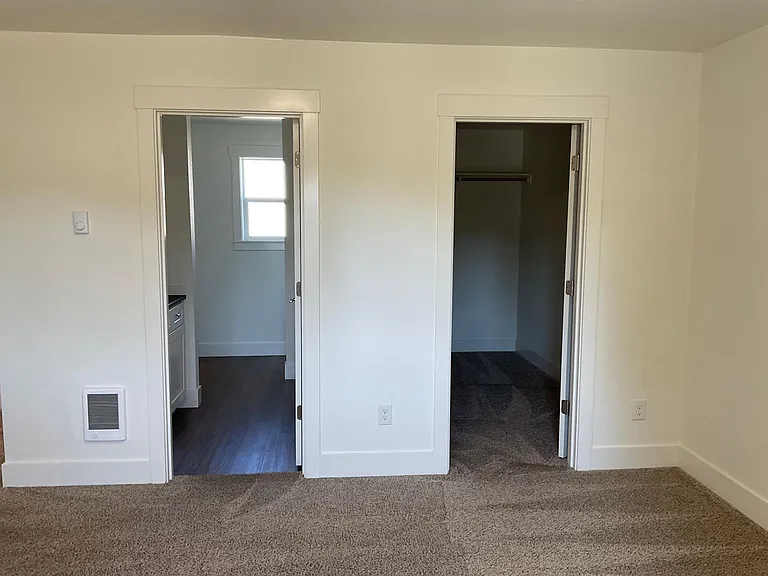 210 Lexington Ave #A — Photo 34
