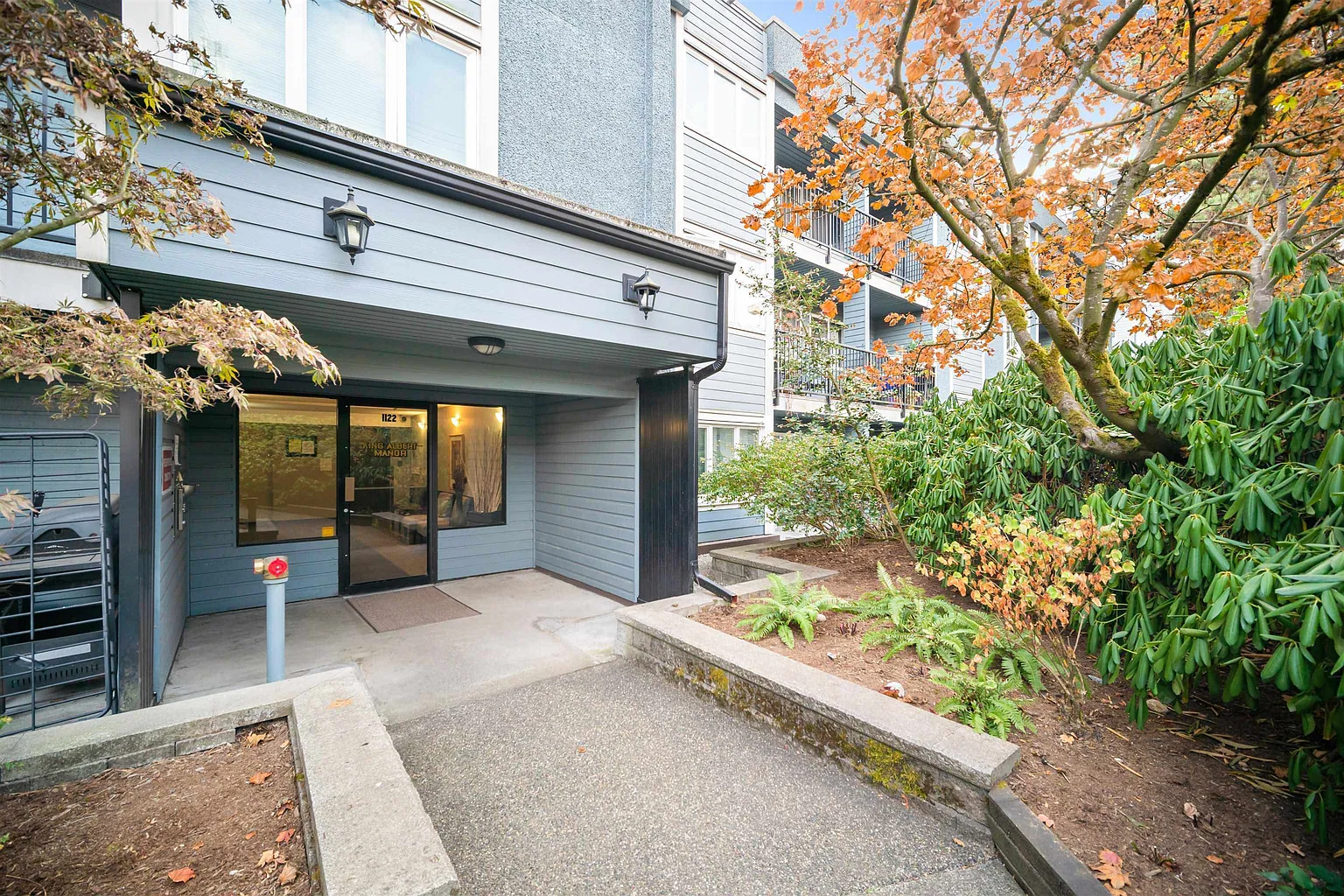 1122 King Albert Ave #203 photo 1