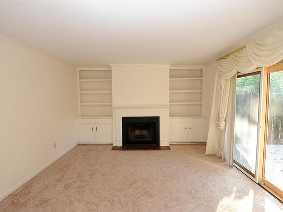 5th image of 812 Turkey Foot Ct APT 2