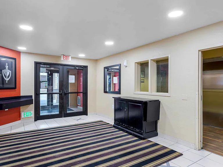 Lobby and Guest Check-in