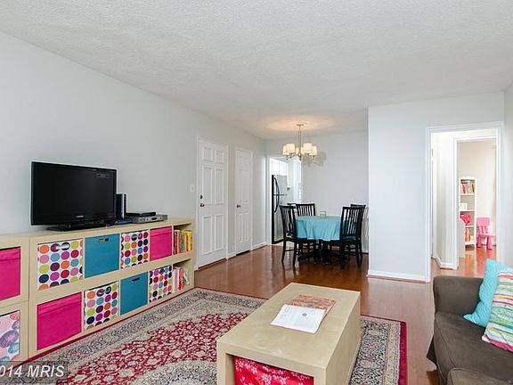 3rd image of 227 N George Mason Dr APT 4
