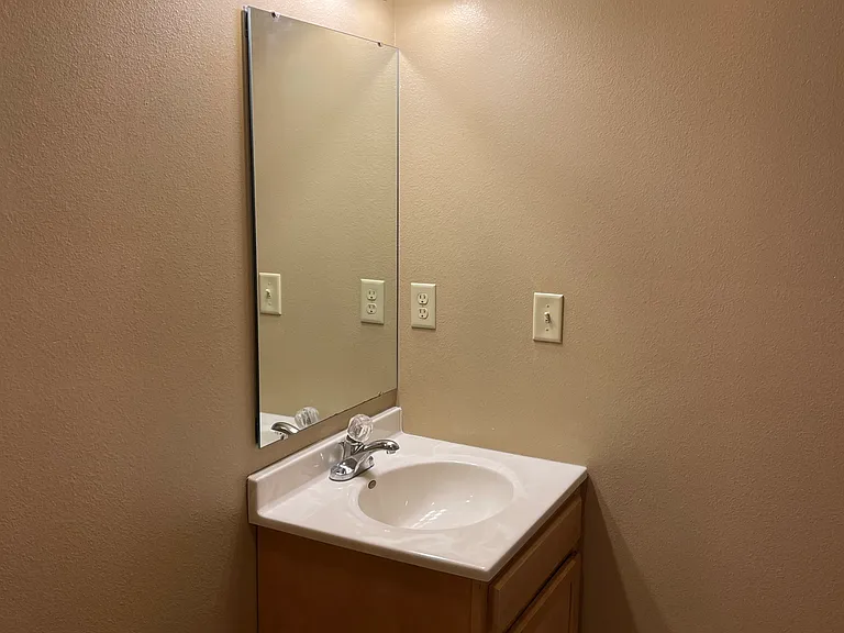 408 S Van Buren St #5 — Photo 11