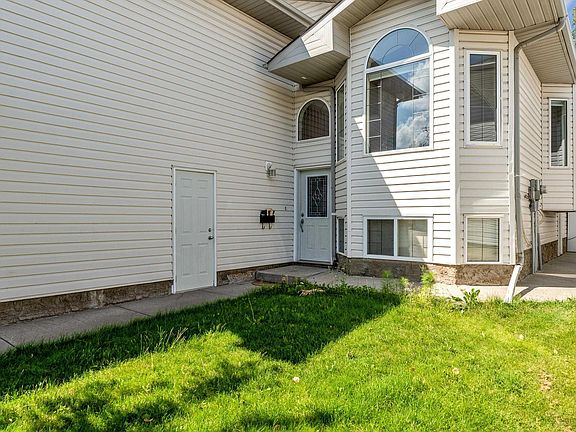 3rd image of 3124 34a Ave NW