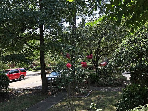 3rd image of 500 Woodcroft Pkwy #10A