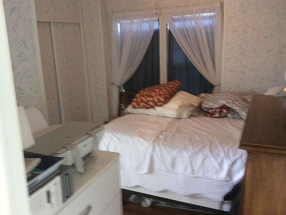 3rd image of 5659 Holiday Park Blvd