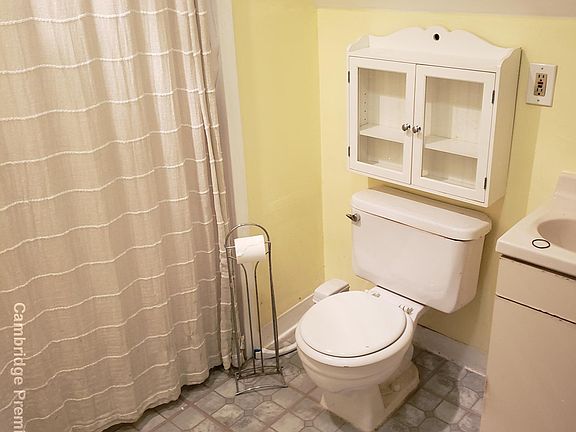 5th image of 115 Yorktown St #3