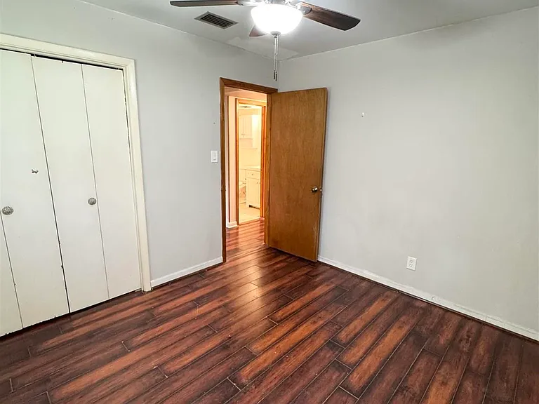4541 Marseille Dr — Photo 13