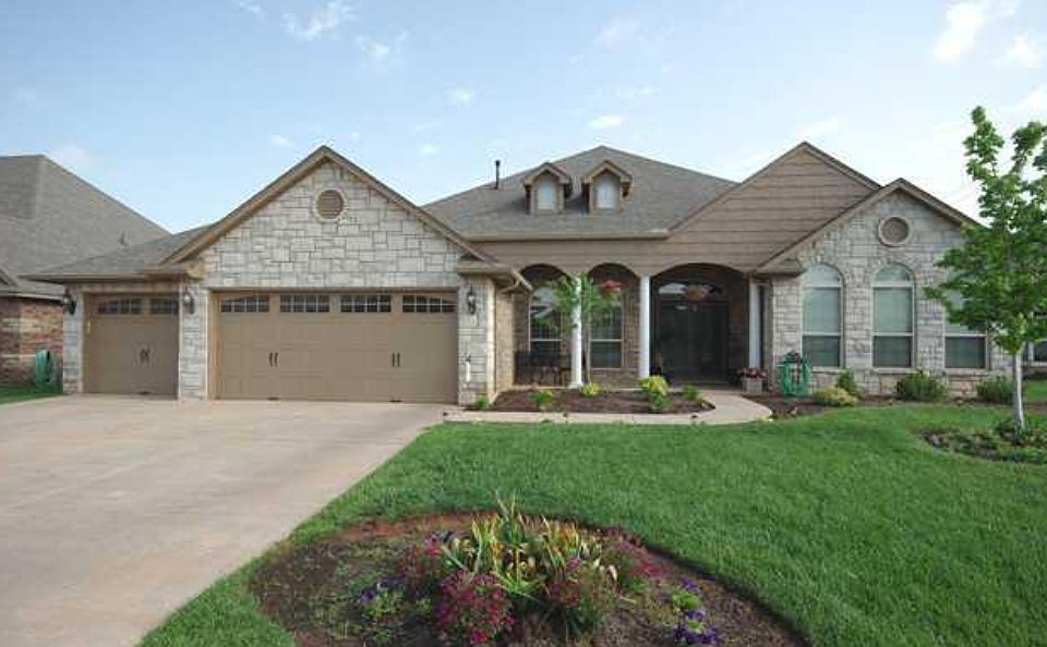 1st image of 1605 NW 157th Cir