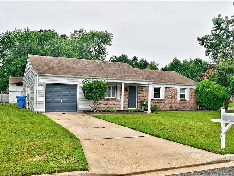 1093 Salisbury Dr — Photo 13