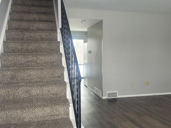 2nd image of 538 W Walnut St