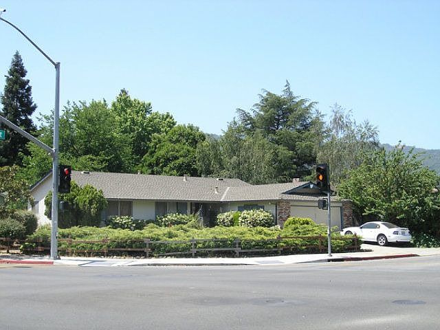 2nd image of 960 3rd St