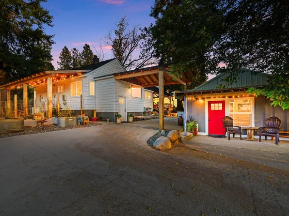 711 Milan Farms Rd, Elk, WA 99009
