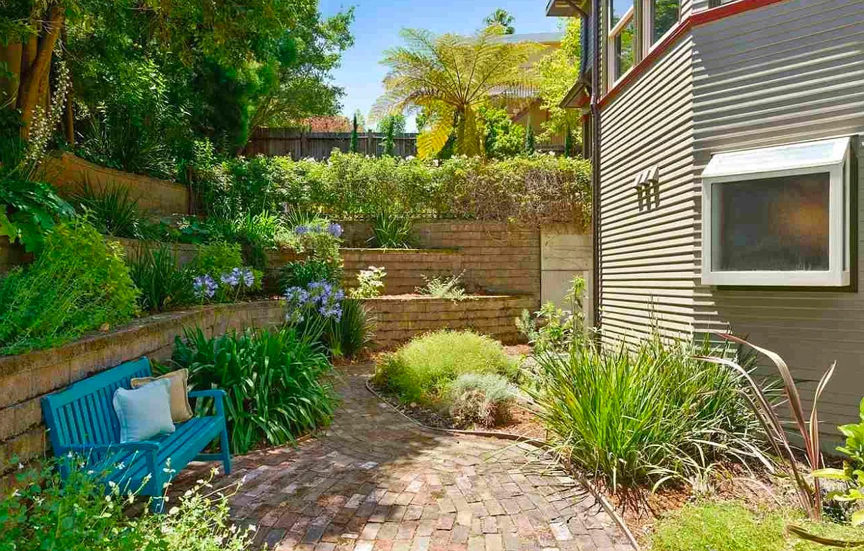2 bed, 950 sqft, $3,350 — Photo 2