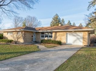 407 E High St, Sycamore, IL 60178