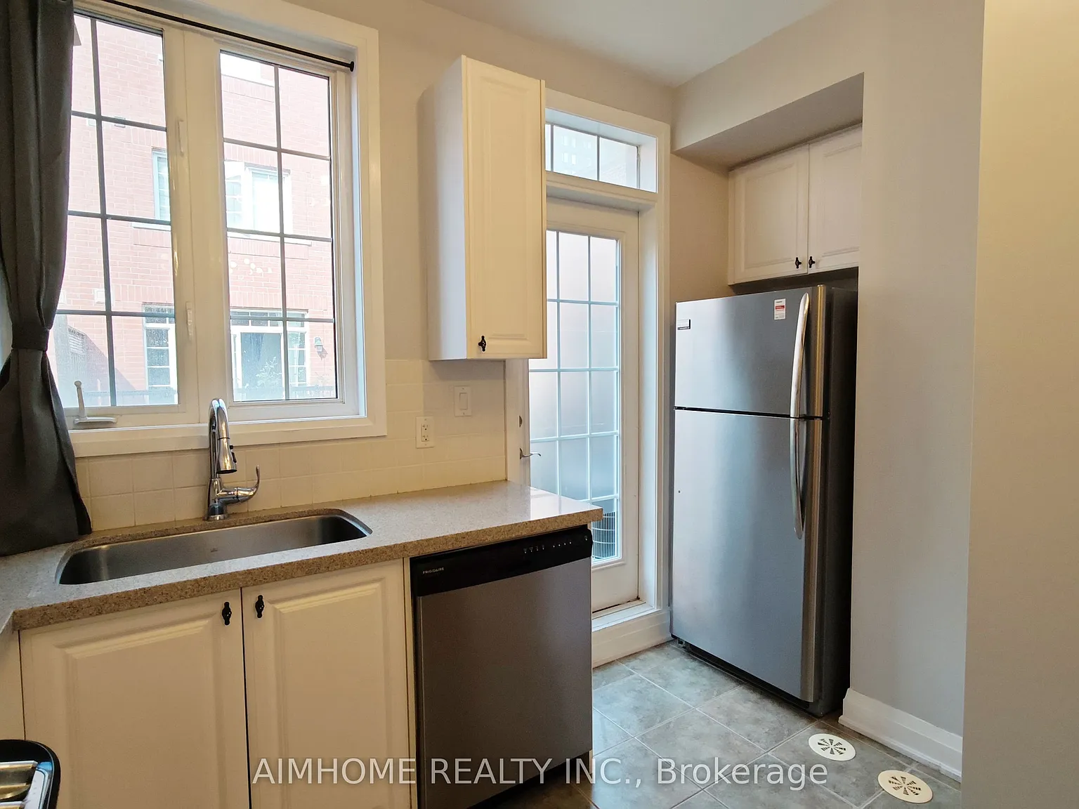 5 bed, $4,200 — Photo 4