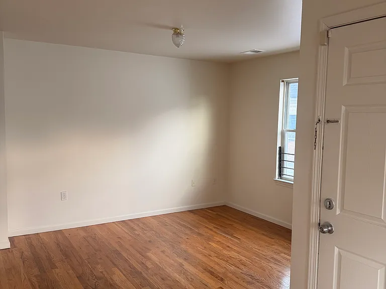 156 Johnson Ave — Photo 5
