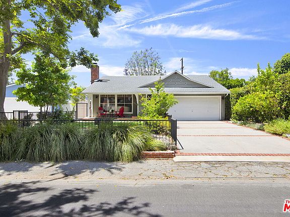 2nd image of 4519 Camellia Ave