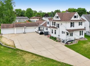 129 W Main St, Dane, WI 53529