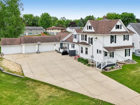 129 W Main St, Dane, WI 53529