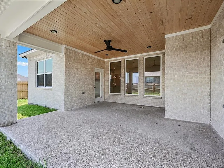 2900 Bombay Ct — Photo 17