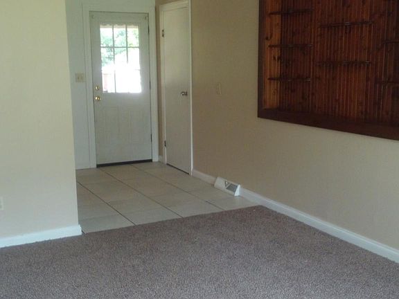 4th image of 2154 Windsor Ave