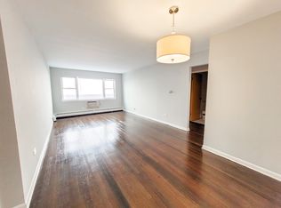 2146 Sherman Ave., Evanston, IL 60201