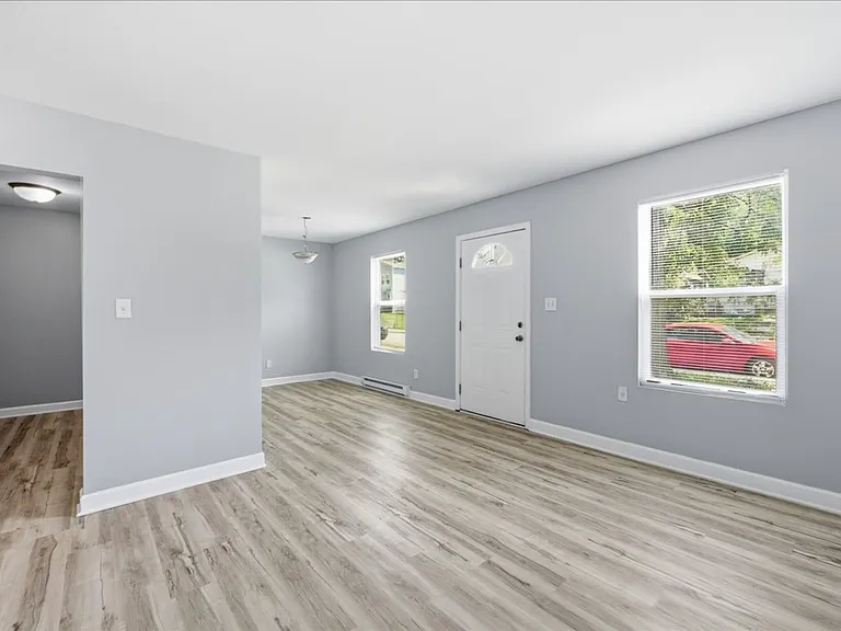 2810 Adams St — Photo 3