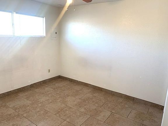 5th image of 1005 Montana Ave APT A-e