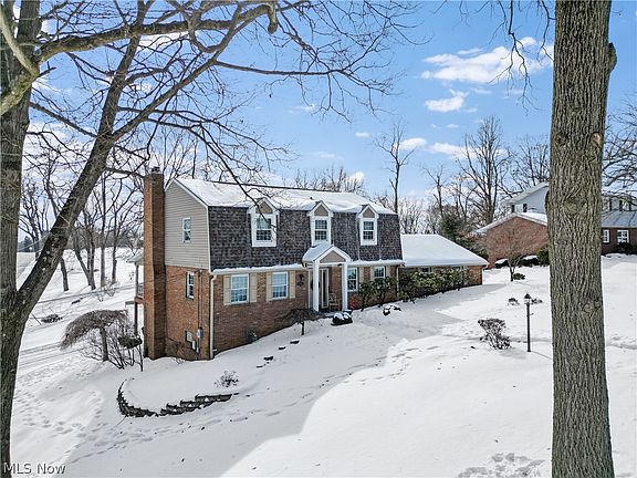 3rd image of 4804 White Oaks Dr