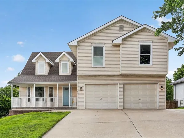 724 N Plum Rose Dr, Liberty, MO 64068