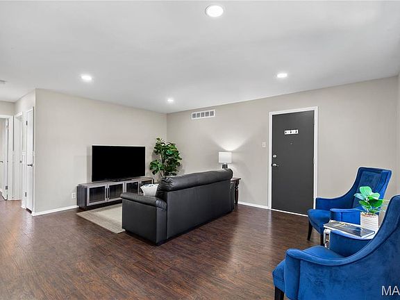 4th image of 630 Candleberry Ct APT C