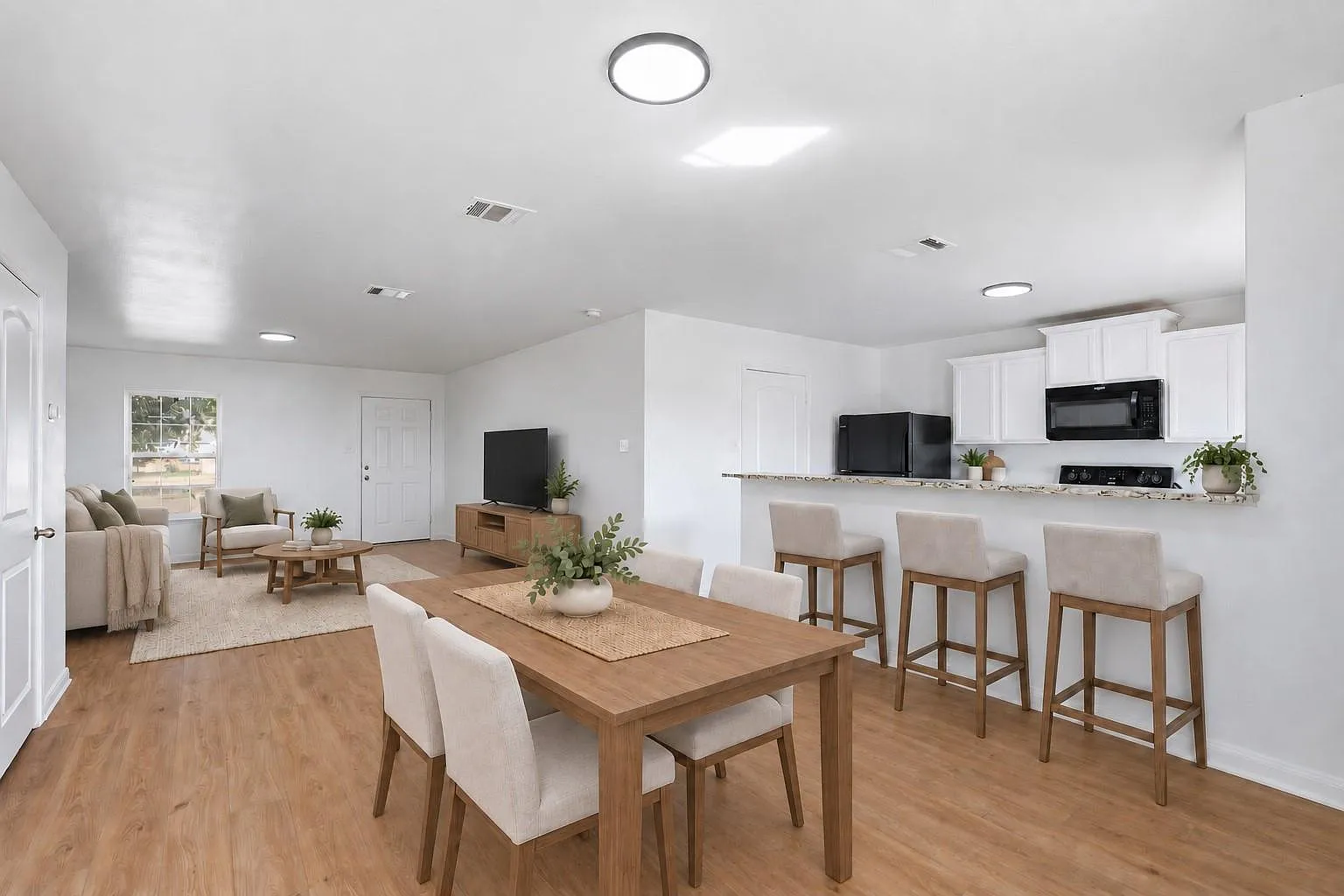 3 bed, 2.5 bath, 1477 sqft, $1,775 — Photo 1