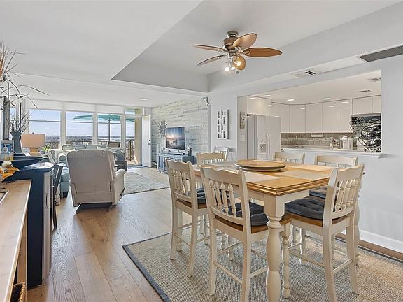 2nd image of 500 Bay Ave #702