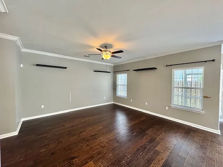 126 Farrah Ave — Photo 7