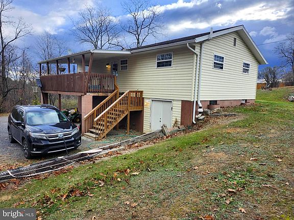 3rd image of 570 Fountainhead Dr