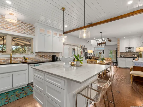 22050 Hanging Oak, San Antonio, TX 78266